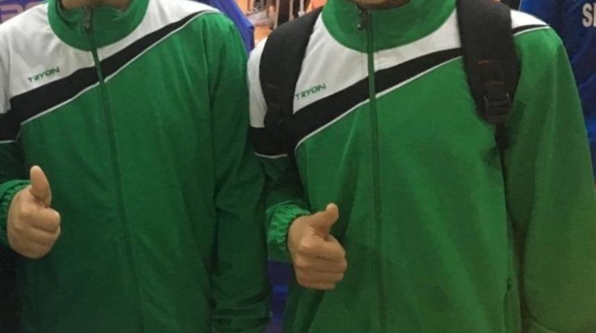 Mercan&rsquo;lı &ouml;ğrenciler teniste yarı finale &ccedil;ıktılar