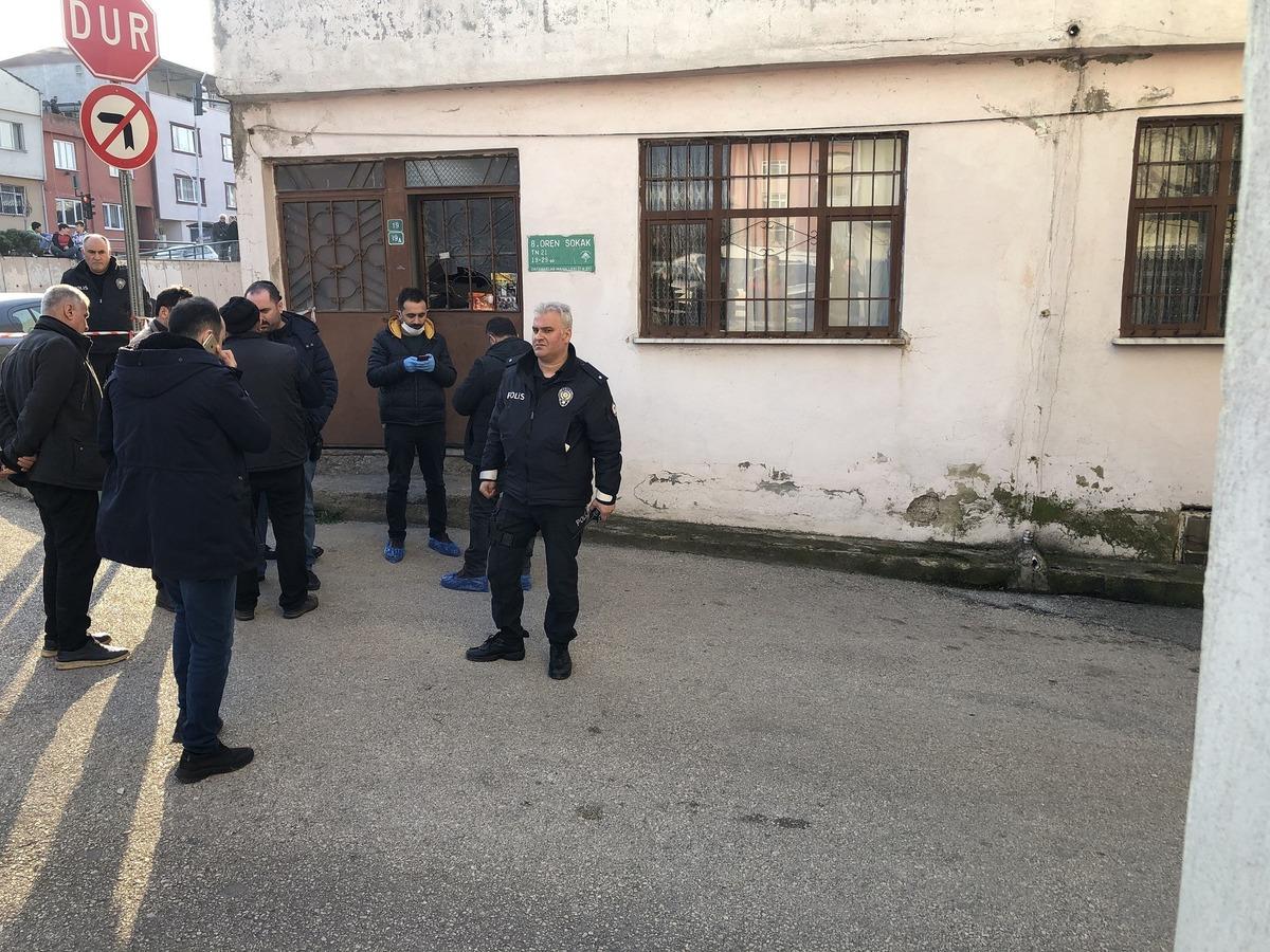 Babasını baltayla &ouml;ld&uuml;rd&uuml; "Bir anlık &ouml;fkeyle oldu" dedi