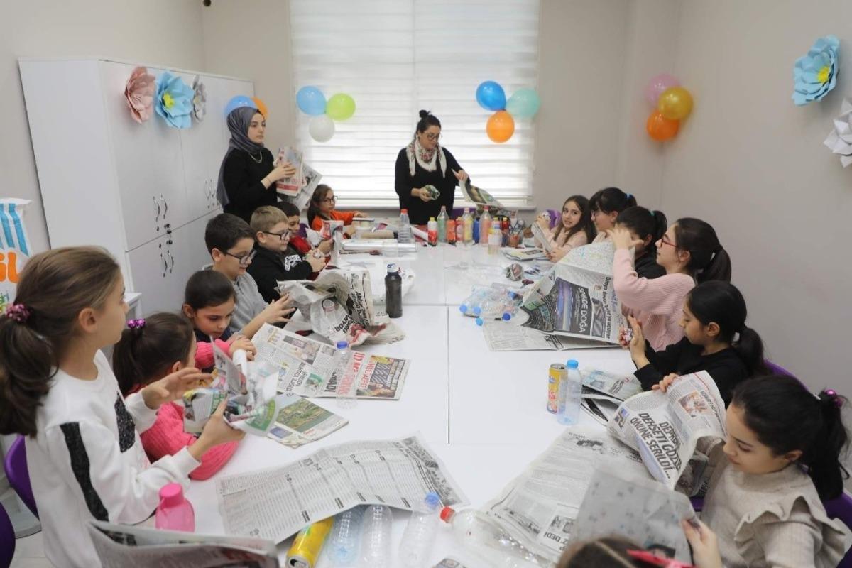 Ey&uuml;psultanlı minikler İdlib sınırındaki &ccedil;ocukları unutmadı