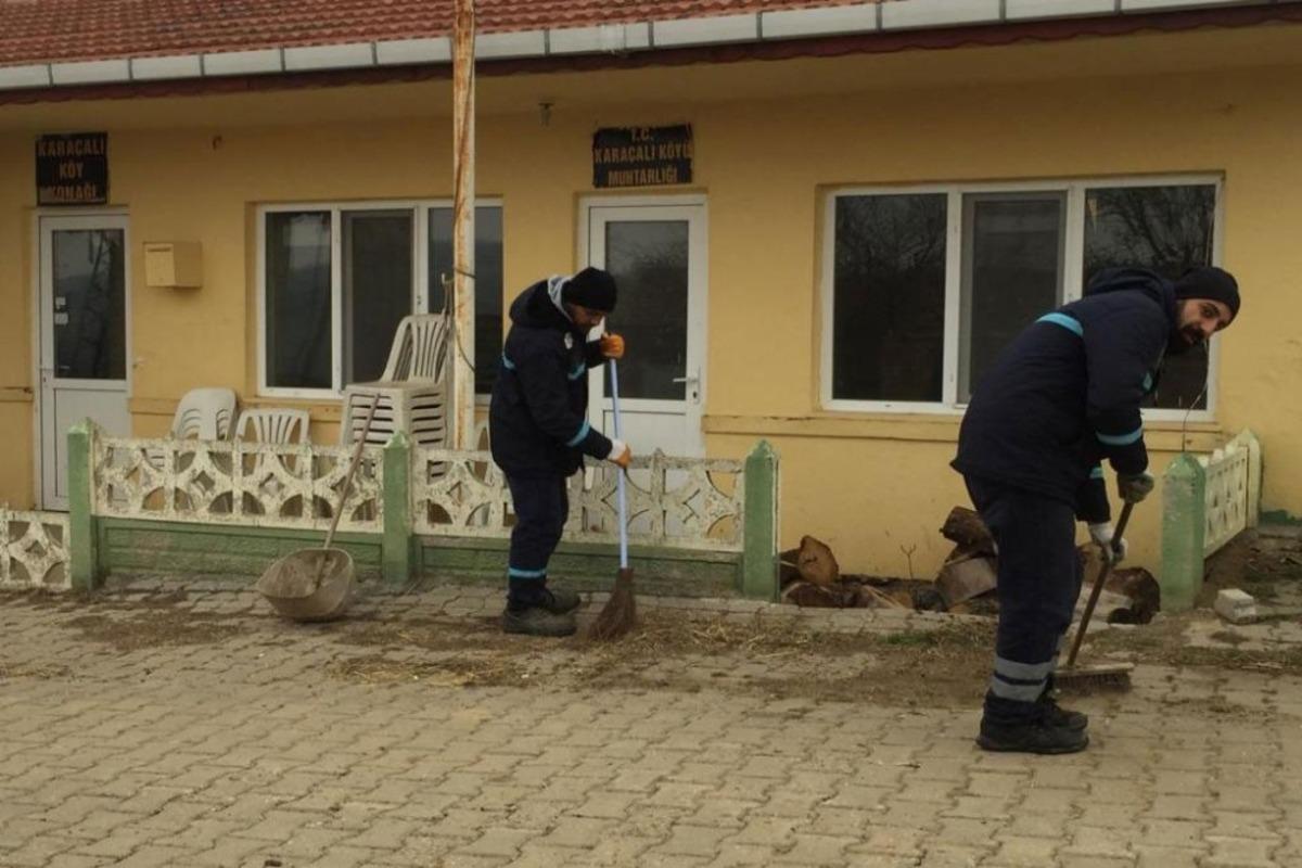 Temizlik &ccedil;alışmaları kırsal mahallelerde de aralıksız s&uuml;r&uuml;yor