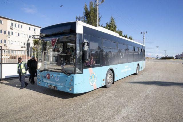 25 kadın otobüs şoförlüğü için direksiyon sınavından geçti