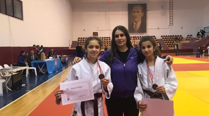 Ispartalı 2 Judocudan bronz madalya