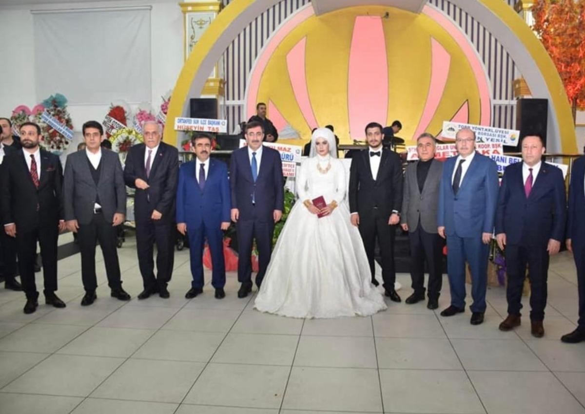 Nasıranlı ve Delil ailelerinin mutlu g&uuml;n&uuml;