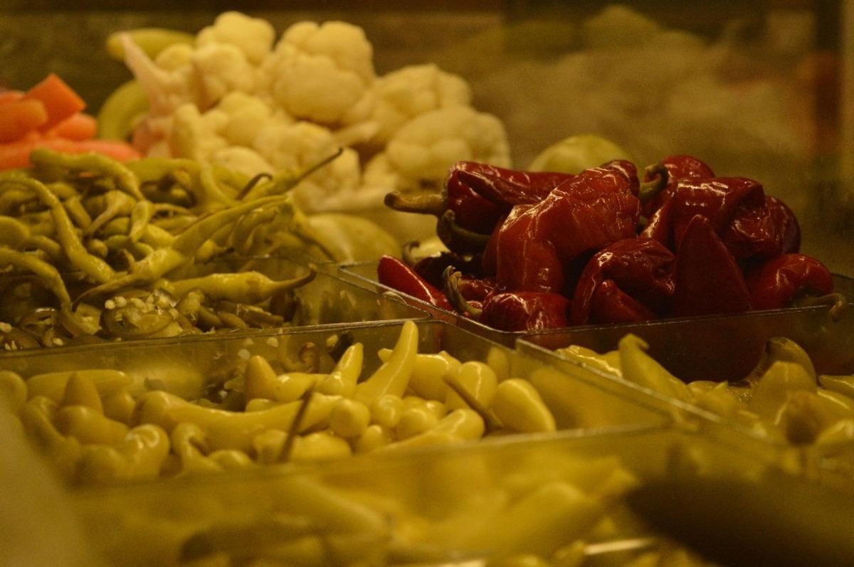 Turşu satıcıları sekt&ouml;r&uuml;n bayram g&uuml;nlerini ge&ccedil;iriyor