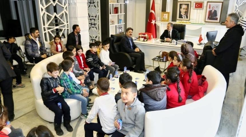 Minik &ouml;ğrencilerden, Başkan Kılın&ccedil;&rsquo;a ziyaret
