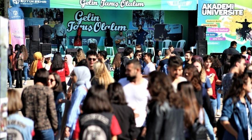 Akademi &Uuml;niversite yeni d&ouml;nem dolu ge&ccedil;ecek