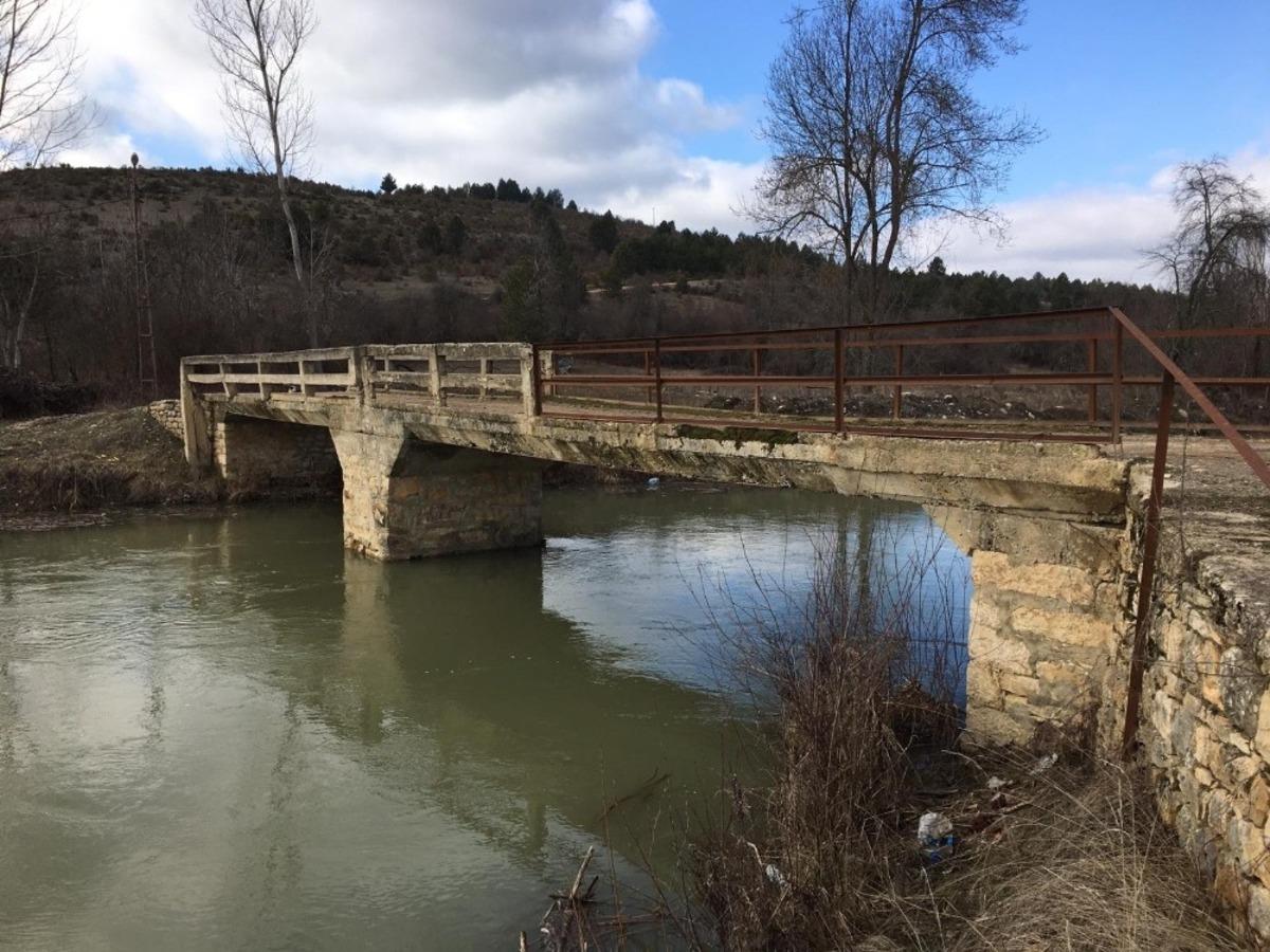Yıllardır yapılmayan k&ouml;pr&uuml; tedirgin ediyor