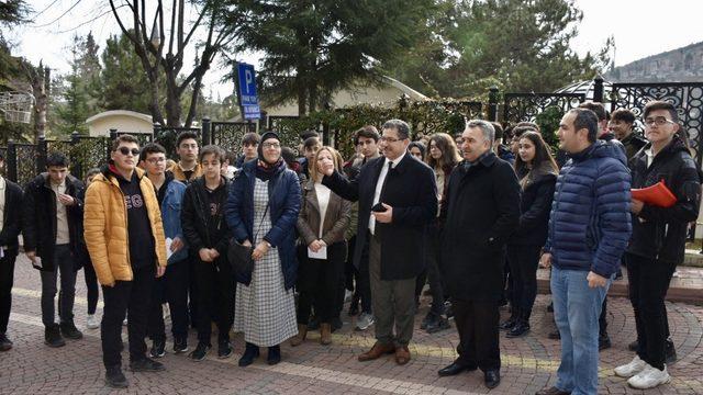 Lise öğrencileri, derslerini tarihin beşiğinde işledi