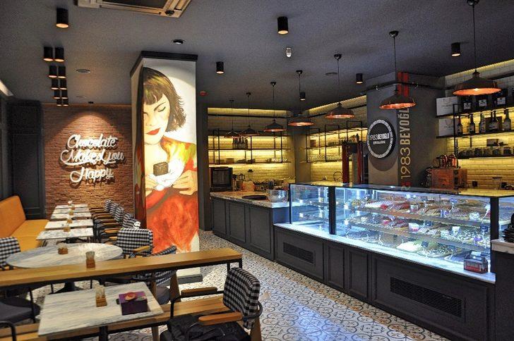 1983Beyoğlu Çikolata 15’inci şubesini açtı G2