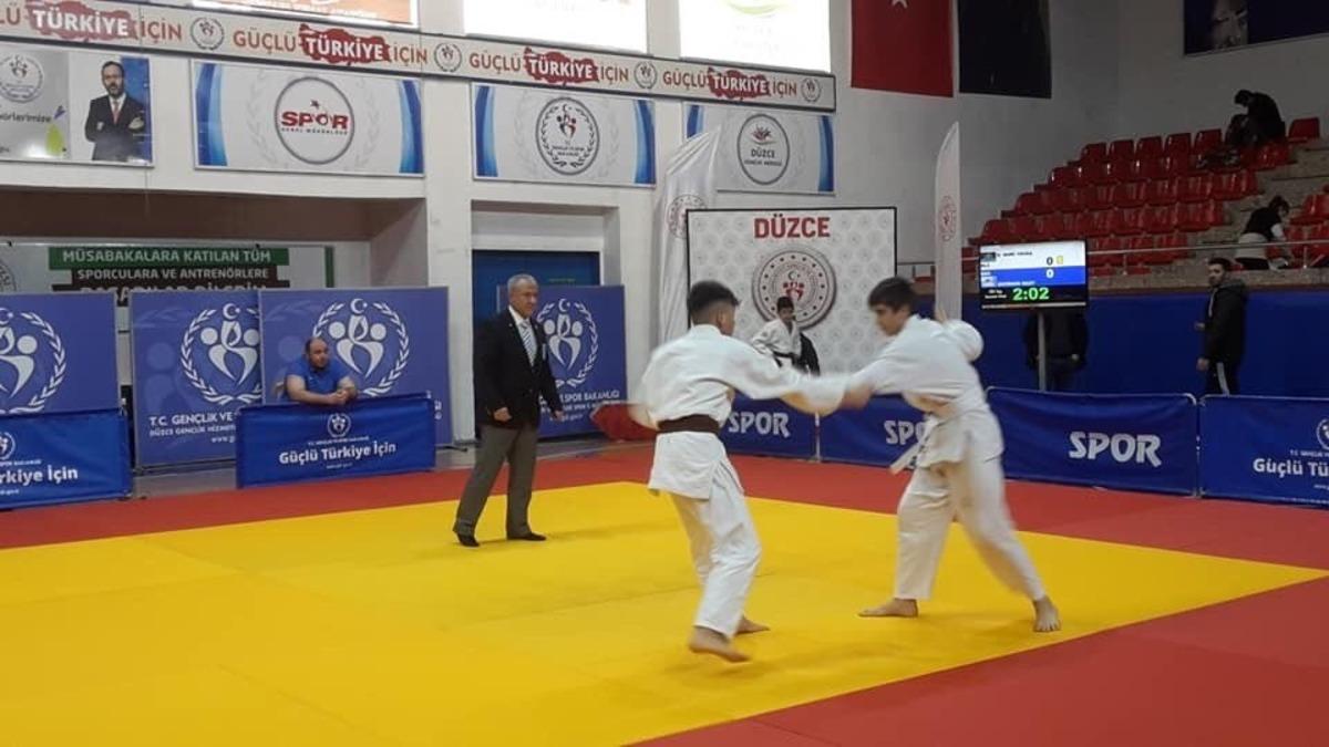 Judo grup m&uuml;sabakaları D&uuml;zce&rsquo;de yapıldı