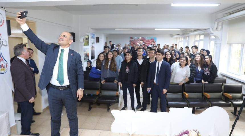 Başkan S&ouml;ğ&uuml;t, &ldquo;Her alanda kendinizi geliştirin&rdquo;