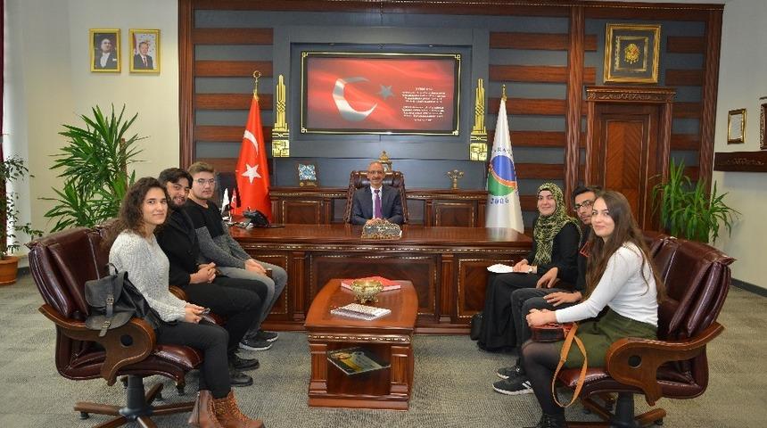 KAE&Uuml;&rsquo;si, &ouml;ğrenci konseyi başkanı Rekt&ouml;r Vatan Karakaya&rsquo;ya &ouml;ğrencinin sorun ve talepleri anlattı