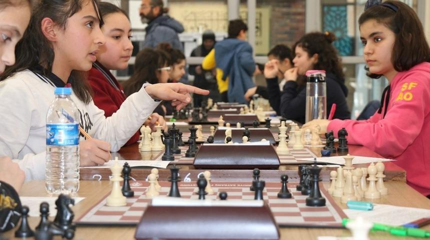 Okullar arası k&uuml;&ccedil;&uuml;kler satran&ccedil; sona erdi