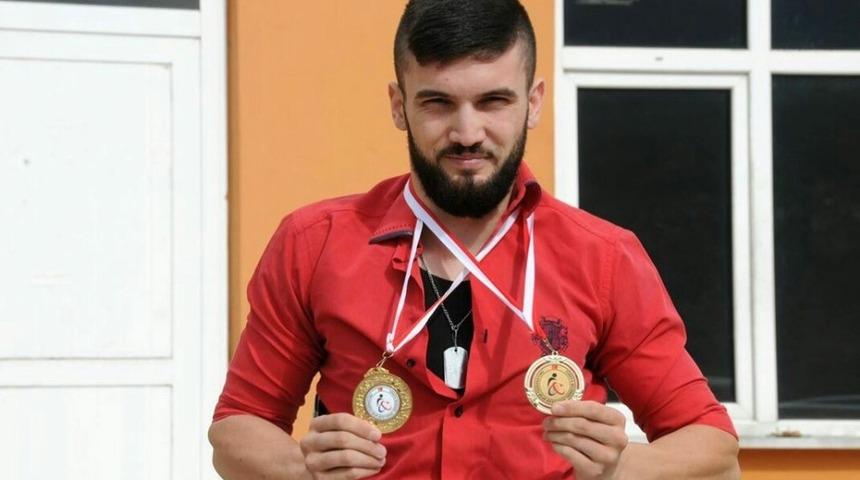 Engelli bilek g&uuml;reşi sporcusu en iyi olmak i&ccedil;in m&uuml;cadele edecek