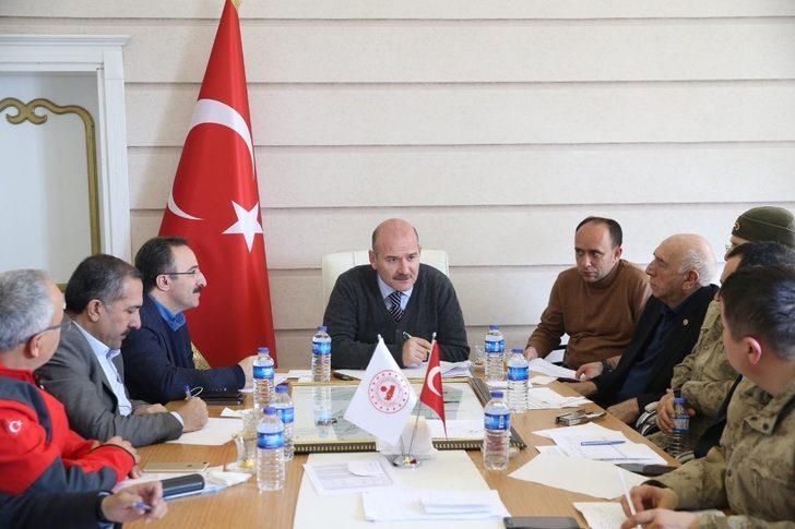 İçişleri Bakanı Soylu Deprem Kriz Merkezi’nde G1