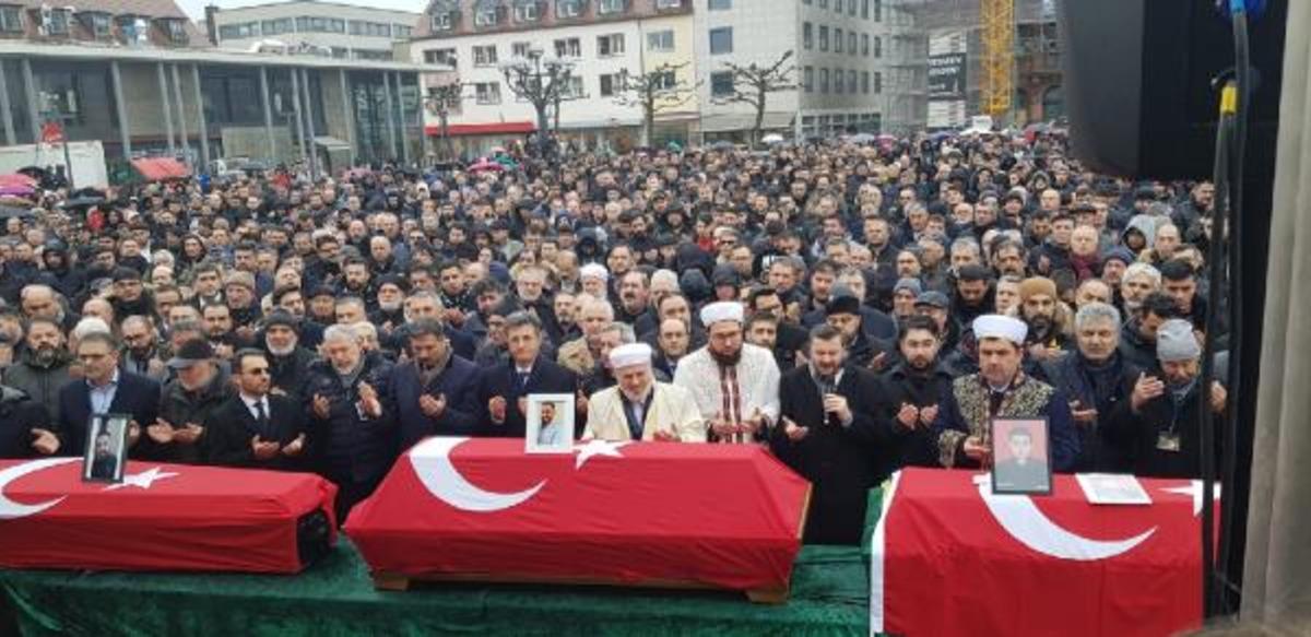  Hanau'da ırk&ccedil;ı saldırının kurbanları son yolculuklarına uğurlandı