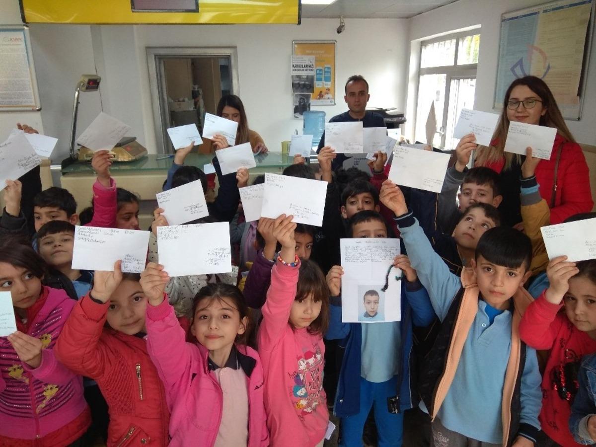 Sarıg&ouml;ll&uuml; &ouml;ğrencilerden Elazığ&rsquo;a moral mektubu