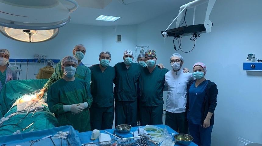 AD&Uuml;&rsquo;de &lsquo;Fıtık G&uuml;n&uuml;&rsquo; kapsamında canlı ameliyatlar yapıldı