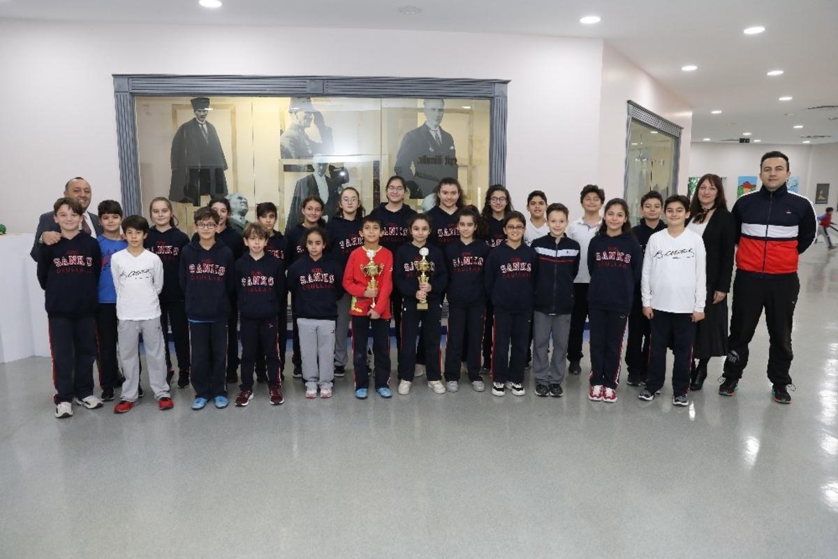 SANKO Okulları basketbolda il şampiyonu