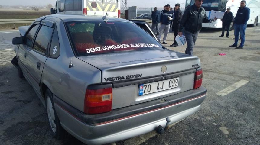 Otomobille minibüs çarpıştı: 2 yaralı