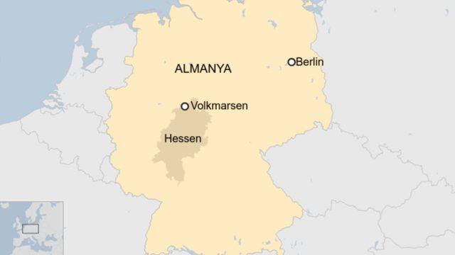 Almanya da bir araç karnaval sırasında kalabalığın üzerine sürüldü: En az 10 yaralı 1