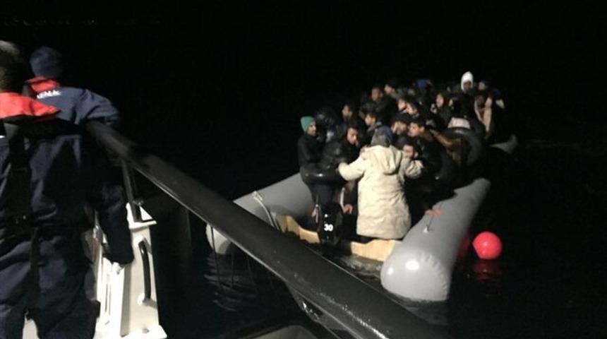 İzmir'de 88 düzensiz göçmen yakalandı