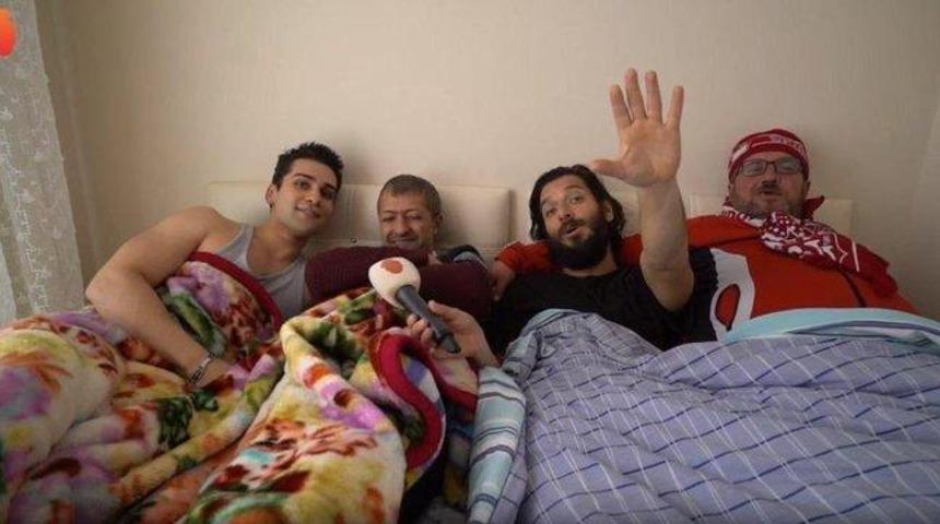 Hayrettin, internet fenomenlerinin olduğu evi bastı!