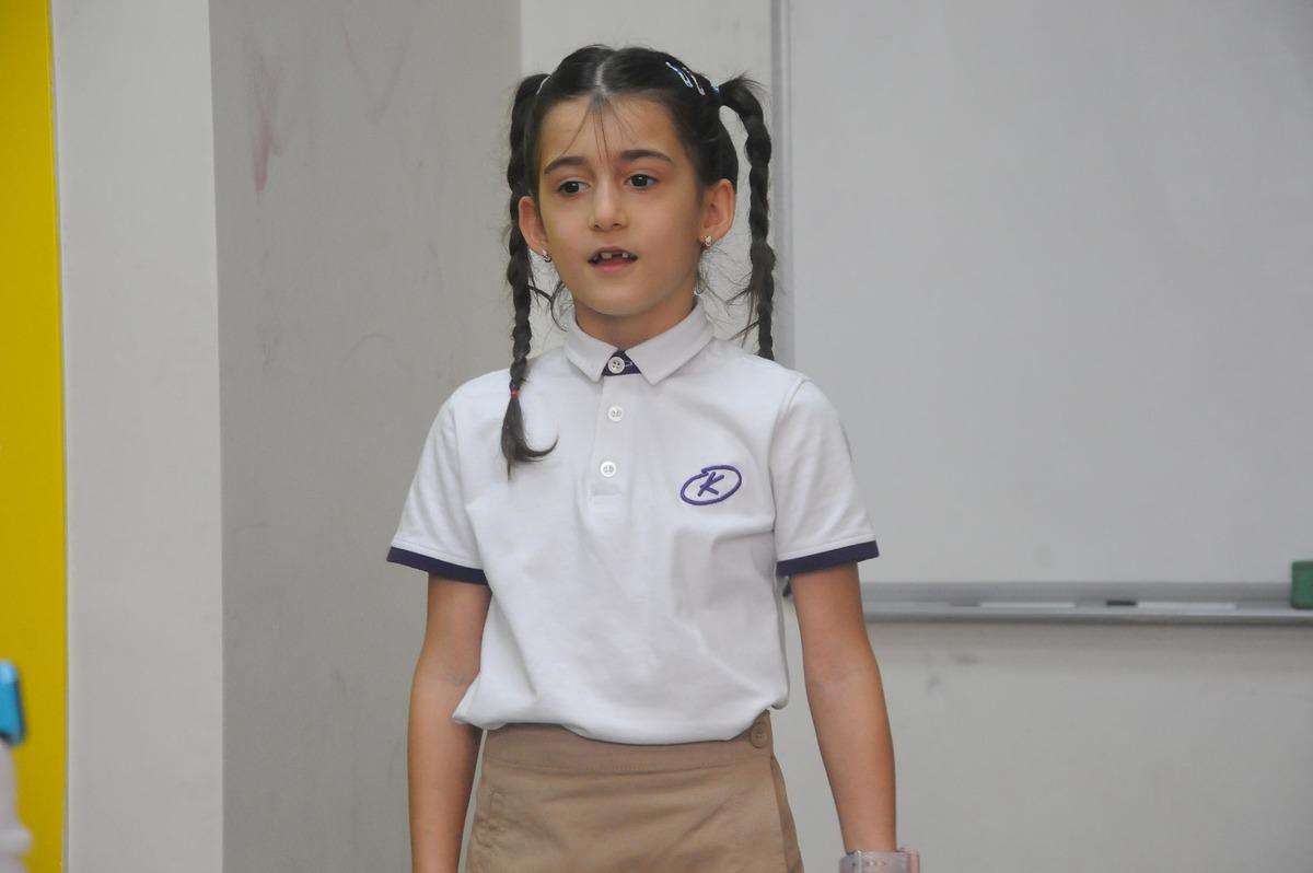 8 yaşındaki Aymina, d&uuml;nya matematik şampiyonu oldu