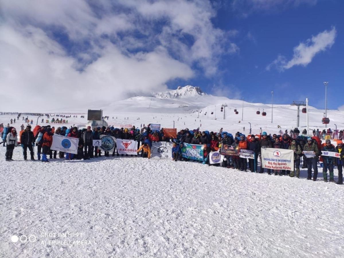 85 dağcı, &ccedil;ığ d&uuml;şmesi sonucu hayatını kaybeden &ouml;ğretim &uuml;yeleri i&ccedil;in zirveye y&uuml;r&uuml;d&uuml;