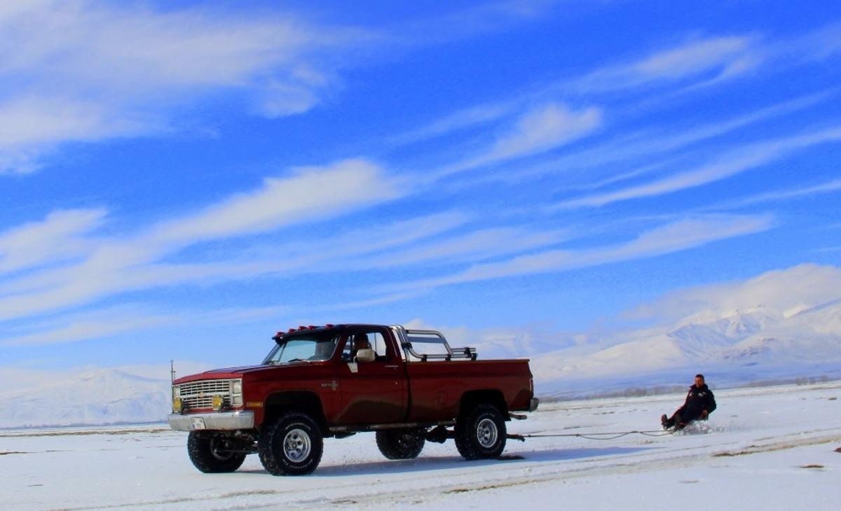 Dev Off- Road ara&ccedil;larıyla &lsquo;Lastik Raftingi&rsquo; yapıyorlar