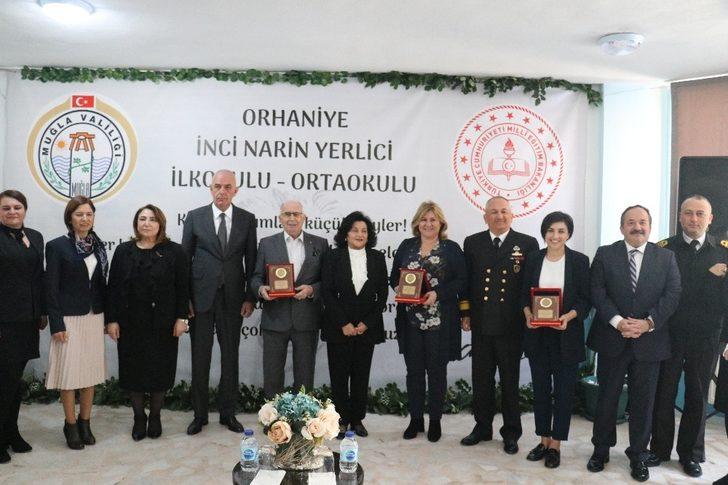 Otizmli ve özel eğitim gerekli öğrenciler için anlamlı açılış G1