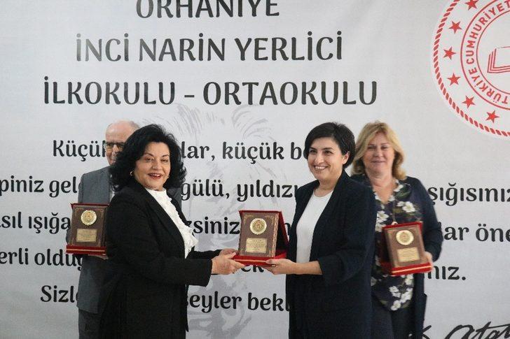 Otizmli ve özel eğitim gerekli öğrenciler için anlamlı açılış G2