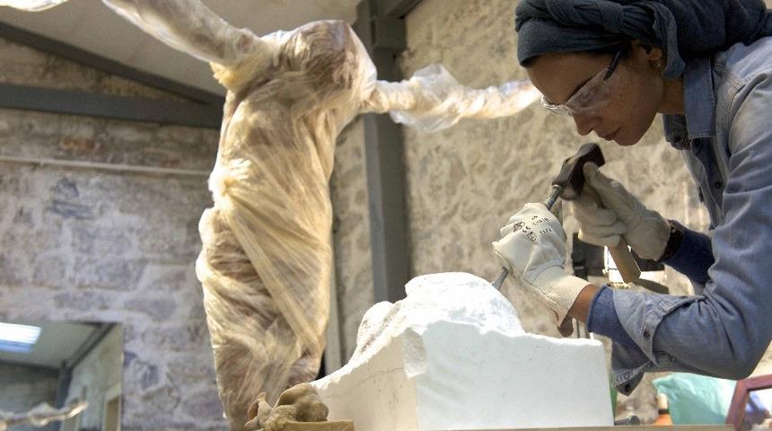 Arzum Onan&rsquo;ın &lsquo;Kadın&rsquo;  isimli kişisel sergisi Antalya&rsquo;da