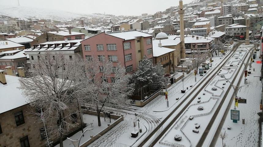 Bayburt beyaza b&uuml;r&uuml;nd&uuml;