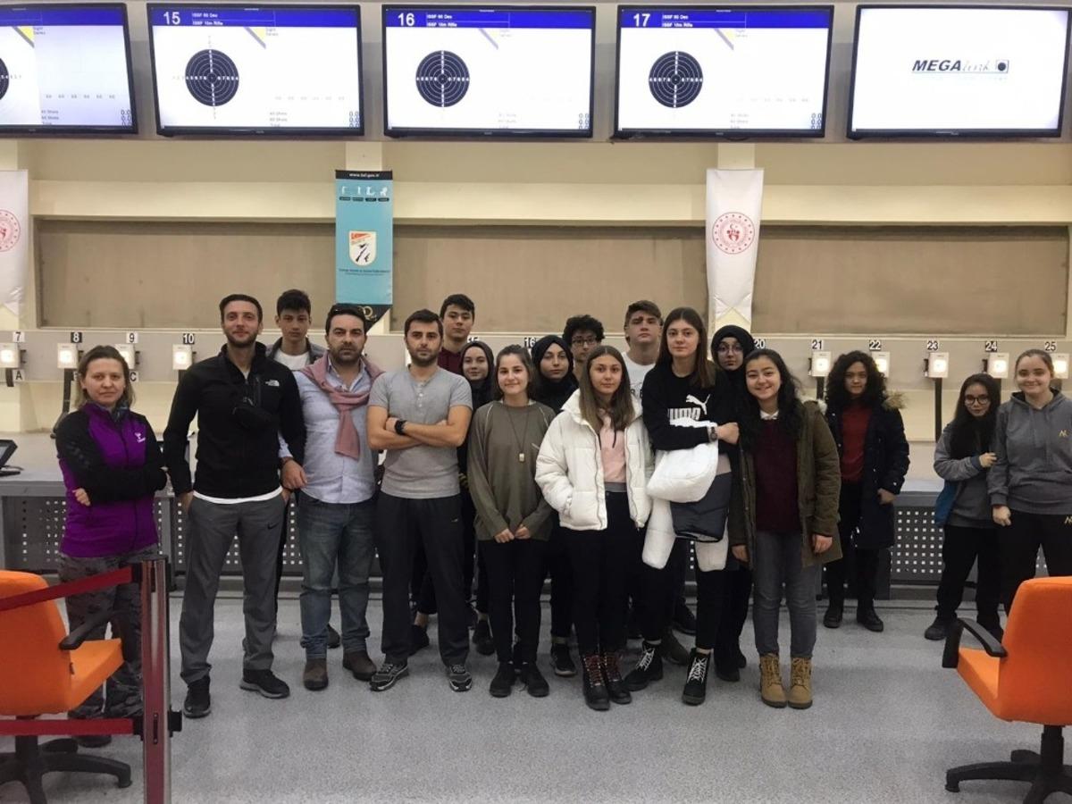 Altınk&uuml;re Lisesi &ouml;ğrenci odaklı eğitimlerine devam ediyor