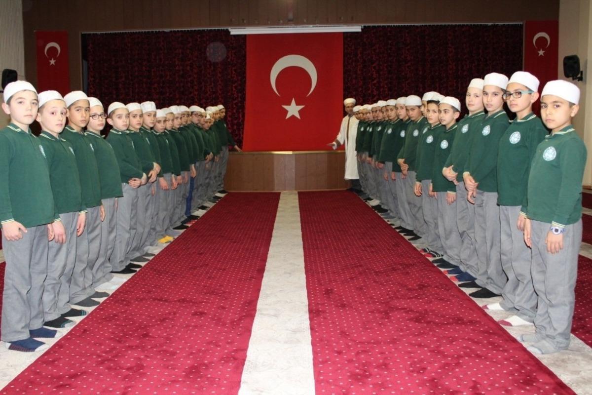 Kur&rsquo;an Kursu &ouml;ğrencilerinin programı ilgi g&ouml;rd&uuml;
