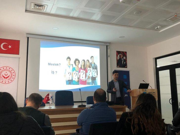 İŞKUR öğrencilere meslek seçimine destek semineri verdi G1