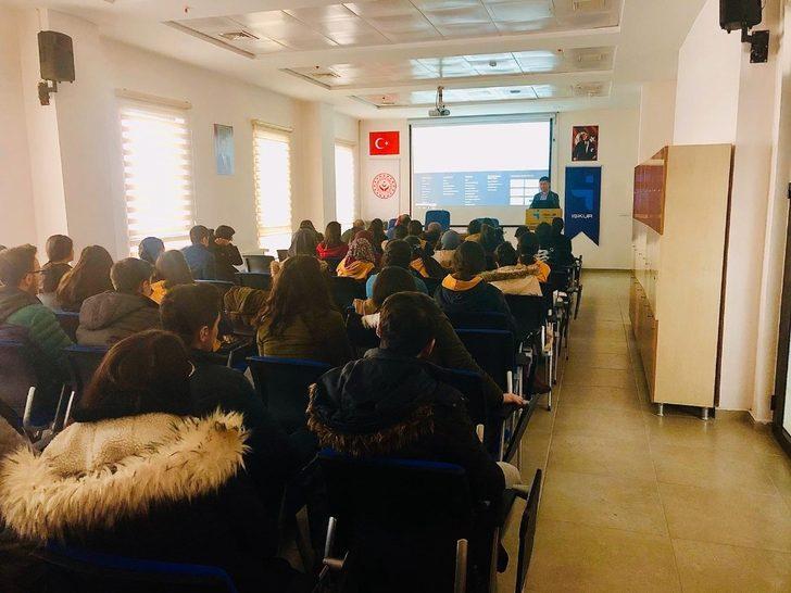 İŞKUR öğrencilere meslek seçimine destek semineri verdi G3