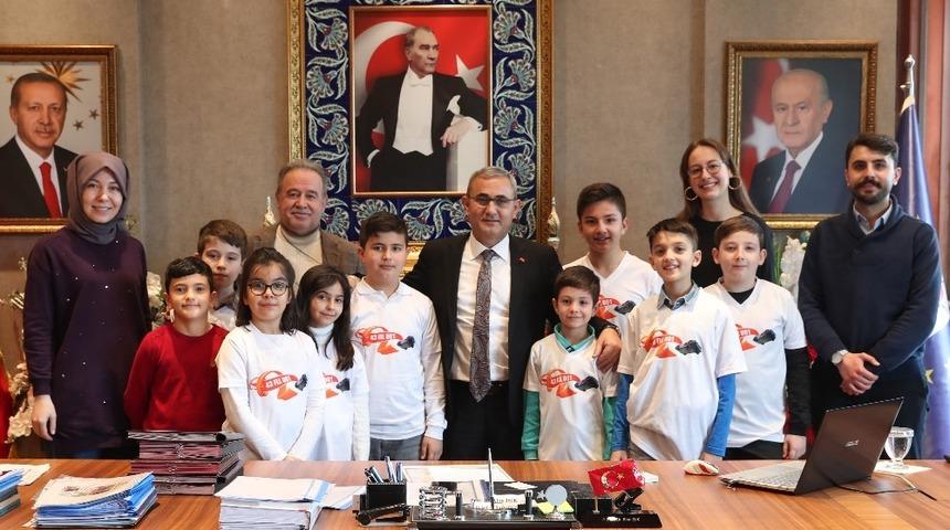 Minik mucitlerin yarışma heyecanı