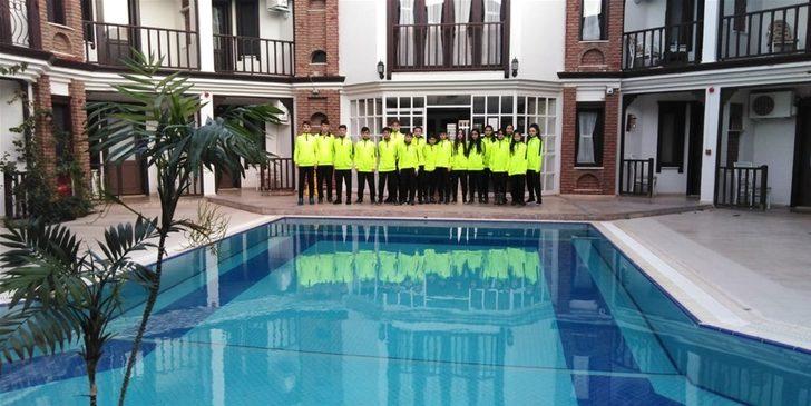 Karatede kız-erkek takımları yarı finalde G5