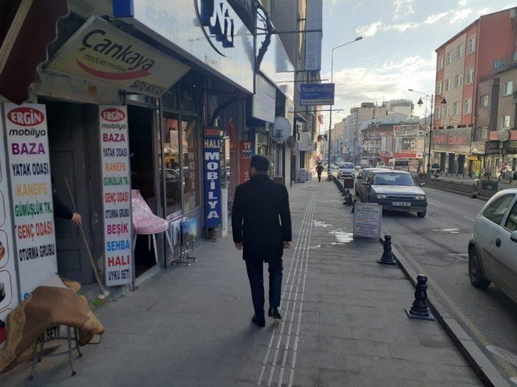 Sabah işe halk otobüsü ile gelen Başkan Arı, esnaf ziyaretlerinde bulundu G3