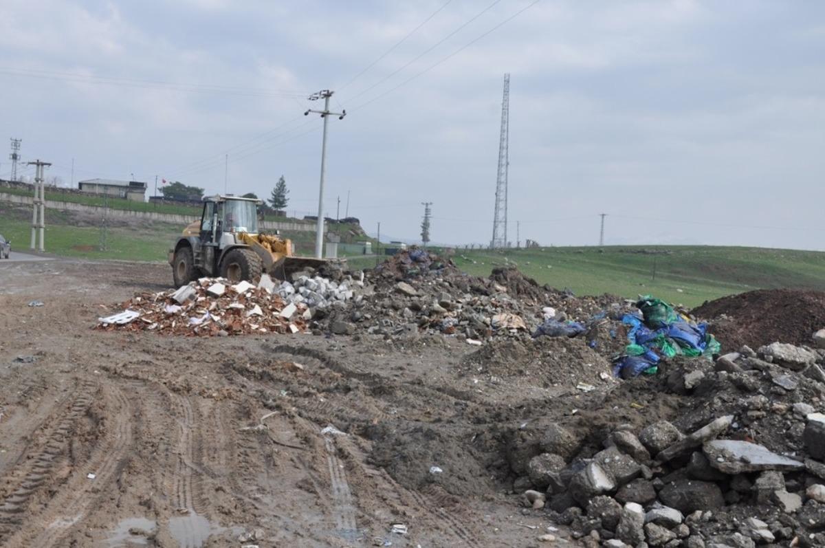 Cizre&rsquo;de moloz temizleme &ccedil;alışması