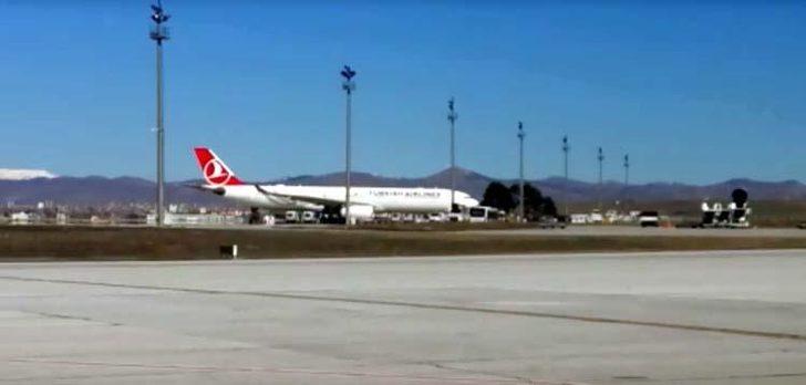 THY uçağında koronavirüs alarmı! Ankara'ya iniş yaptı G3