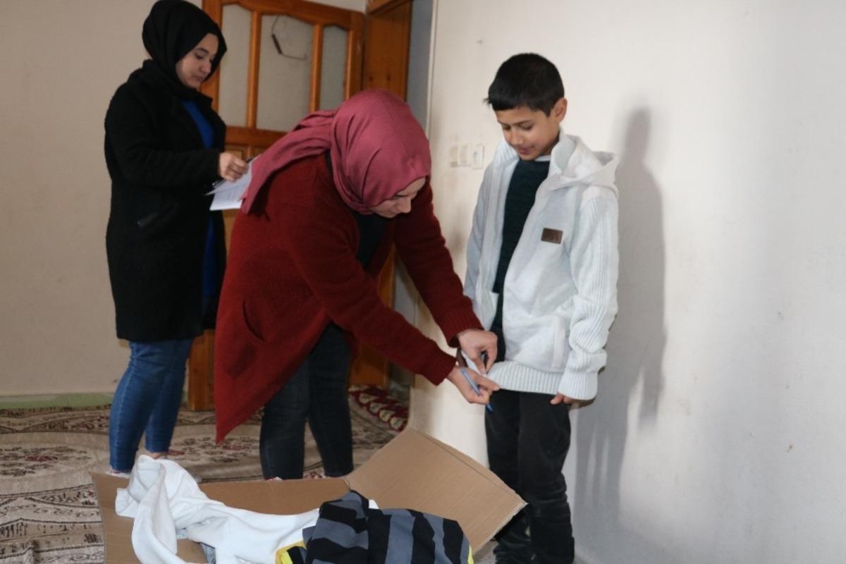 Şanlıurfa&rsquo;da 2 bin yetim ve &ouml;ks&uuml;ze giyim yardımı yapıldı