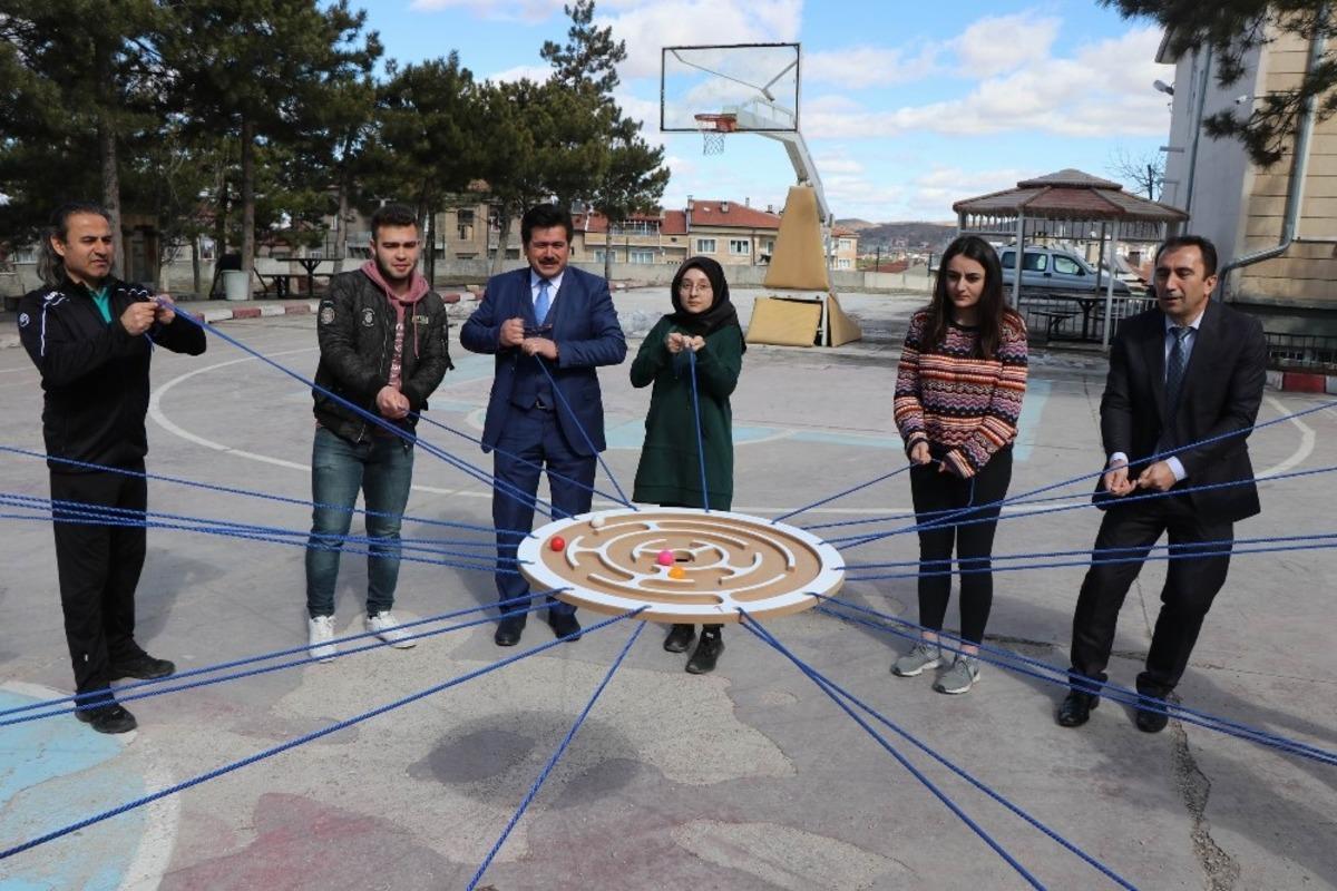 &Ouml;ğrenciler sınav stresini bu oyunla atıyorlar