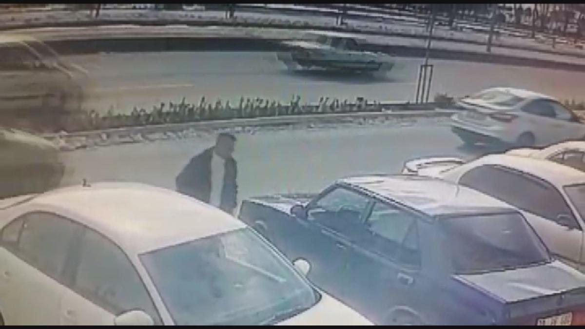 Otomobilden cep telefonu &ccedil;alan hırsız adliyeye sevk edildi