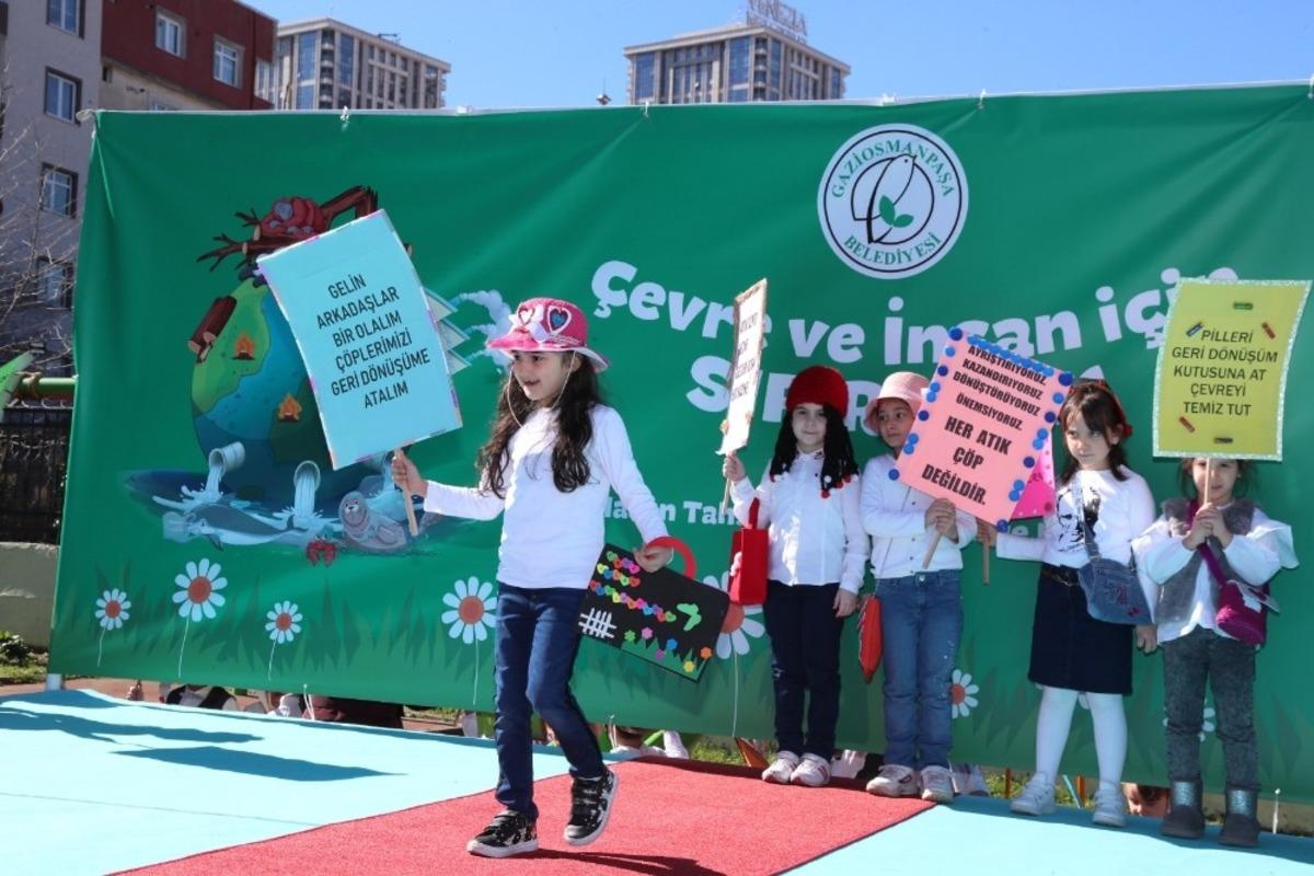 Gaziosmanpaşalı miniklerden geri d&ouml;n&uuml;ş&uuml;m defilesi