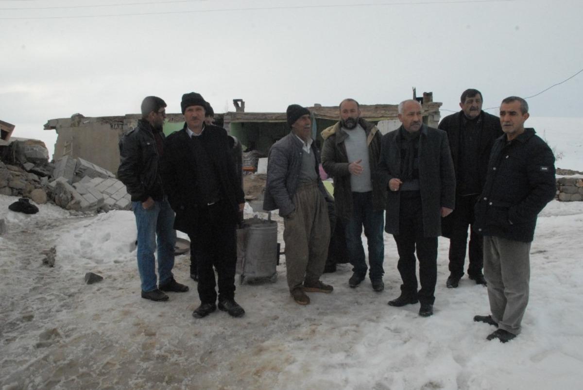 MHP&rsquo;den depremzedelere ziyaret