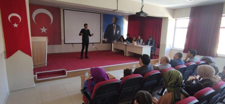 Çemişgezek’te İstiklal Marşı’nı güzel okuma yarışması G1