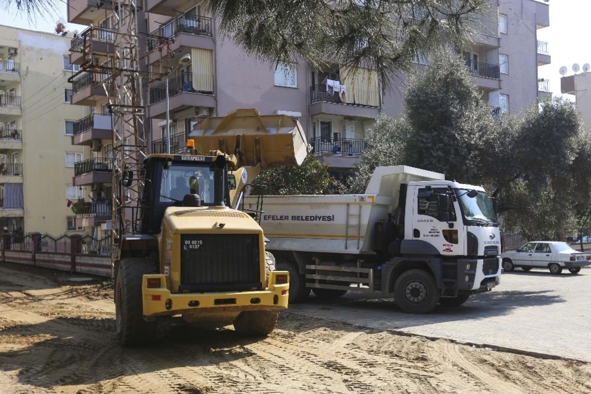 Efeler&rsquo;de sokak yenileme &ccedil;alışmaları devam ediyor